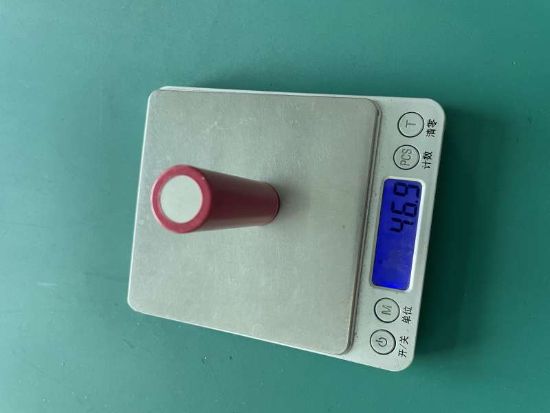 Batterie Sony VTC6 rouge utilisée dans mod VAPE